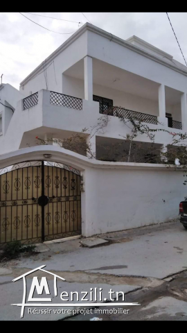 Étage de villa à l’ariana