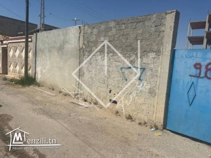 Terrain à  vendre  de superficie 550m2 situé à l’mnihla 