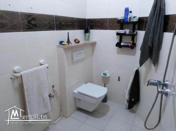 Étage de villa S+2 à Gammarth a vendre