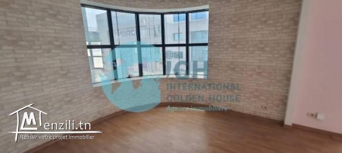 [ BUREAU A LOUER AU LAC 1 ]