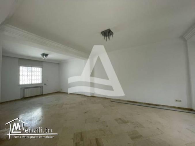 Triplex S3 vide à louer à Gammarth