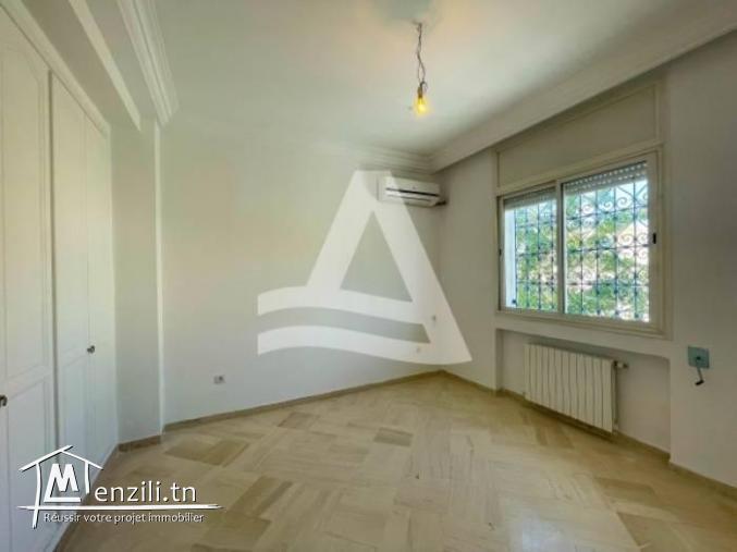 Triplex S3 vide à louer à Gammarth