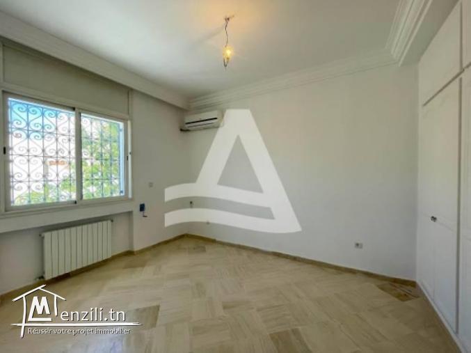 Triplex S3 vide à louer à Gammarth