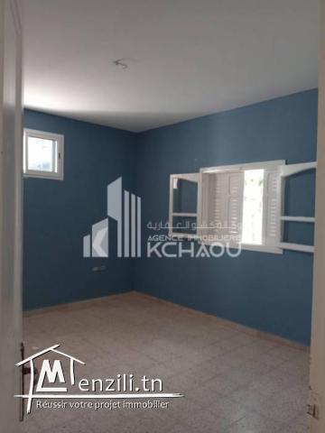 Ennasr à louer s2  rdc villa avec Jardin