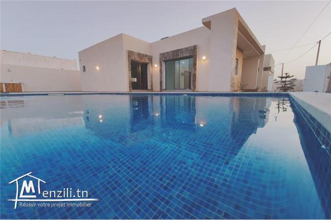   Villa de luxe à vendre avec Piscine    منزل للبيع بجربة