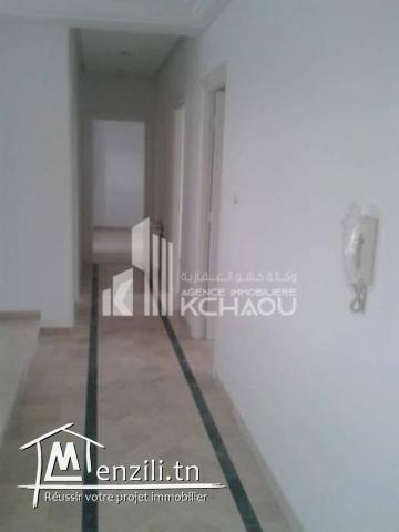 ennasr à louer  etage de villa s2