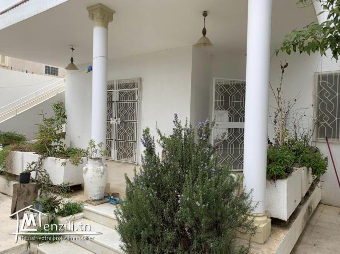 A vendre villa avec 3 étages indépendants