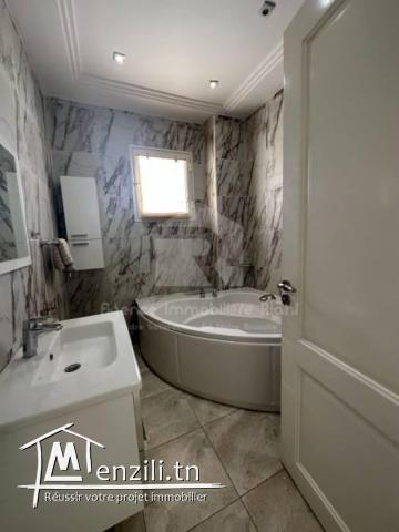 A Louer ( Court durée) une villa S4 avec piscine situé à Hergla