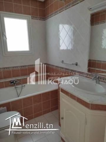 Ennasr à louer  etage de villa s 3 près lycee ennasr