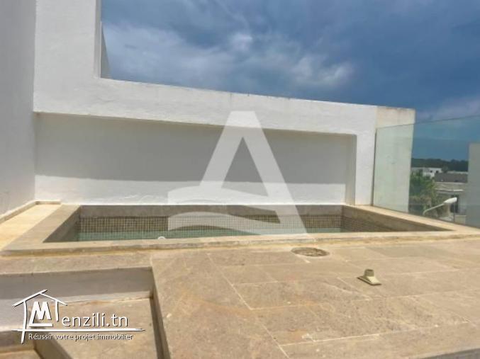 Location d'un triplex S5 avec piscine à Gammarth