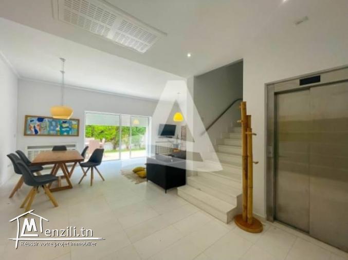 Location d'un triplex S5 avec piscine à Gammarth