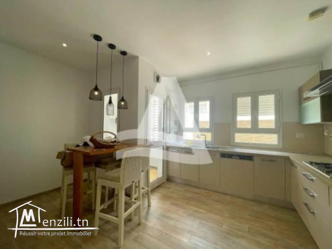 Location d'un triplex S5 avec piscine à Gammarth