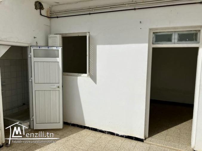 Studio pour un fonctionnaire célibataire