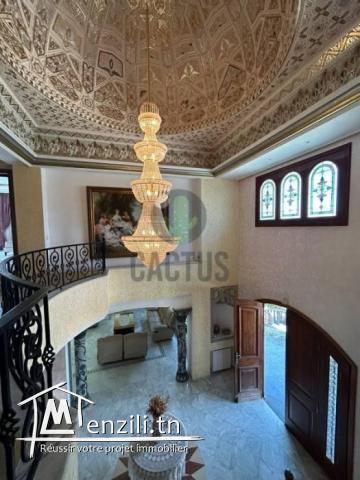 À vendre Villa avec piscine  de 870 m² sur un terrain isolée de 747 m² à Sidi el mahersiNabeul