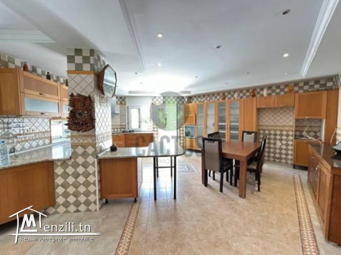 À vendre Villa avec piscine  de 870 m² sur un terrain isolée de 747 m² à Sidi el mahersiNabeul