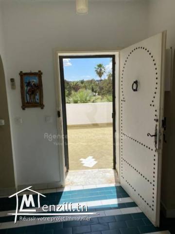 À LOUER  ( Par Jour  ) un appartement S1 meublé situé à Marina Kantaoui