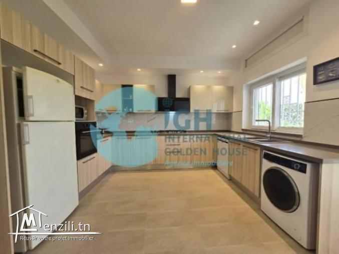 A LOUER UN REZ-DE-CHAUSSEE MEUBLE AVEC PISCINE A LA MARSA