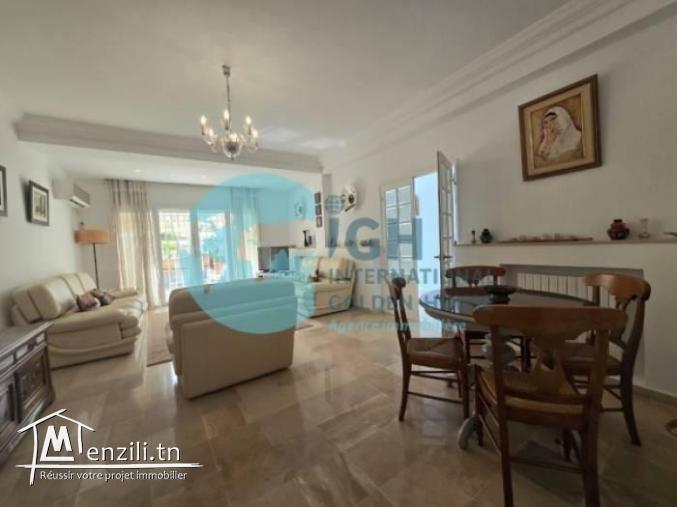 A LOUER UN REZ-DE-CHAUSSEE MEUBLE AVEC PISCINE A LA MARSA