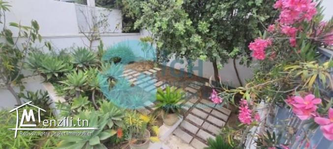 A LOUER UN DUPLEX AVEC JARDIN AU GOLDEN TULIPE GAMMARTH