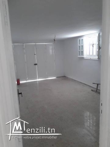 Location d'une grande villa à la Marsa située dans un quartier privé