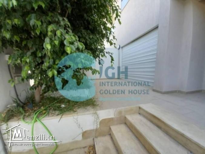 A LOUER UN DUPLEX S3 AVEC PISCINE A LA SOUKRA