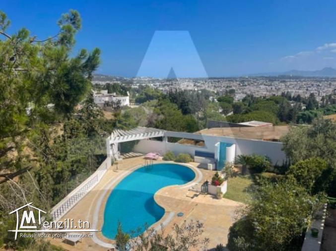 Location d'une villa semi meublée à Gammarth