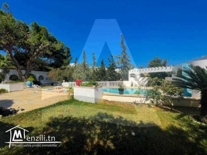 Location d'une villa semi meublée à Gammarth