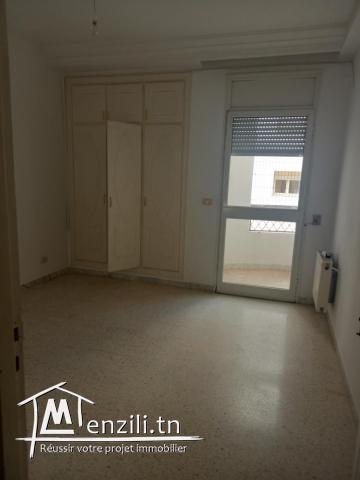 a vendre appartement s + 4 tel 58006917