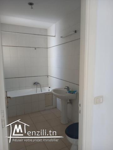 a vendre appartement s + 4 tel 58006917