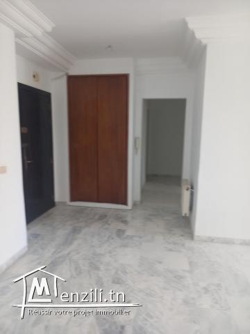a vendre appartement s + 4 tel 58006917