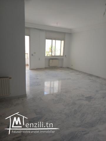 a vendre appartement s + 4 tel 58006917