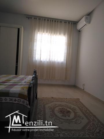 Appartement neuf Meublé étage villa Salon plus 2 chambres avec garage pour voiture 110dt la nuité...