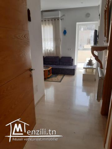 Appartement neuf Meublé étage villa Salon plus 2 chambres avec garage pour voiture 110dt la nuité...