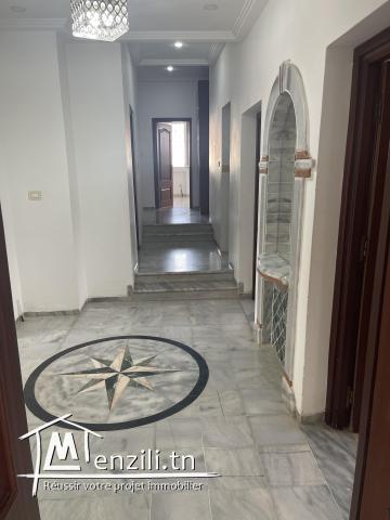 A VENDRE GRANDE VILLA