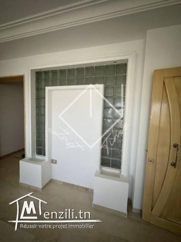 Etage de ville S3 à louer à citè el ghazala