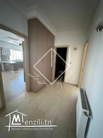 Etage de ville S3 à louer à citè el ghazala