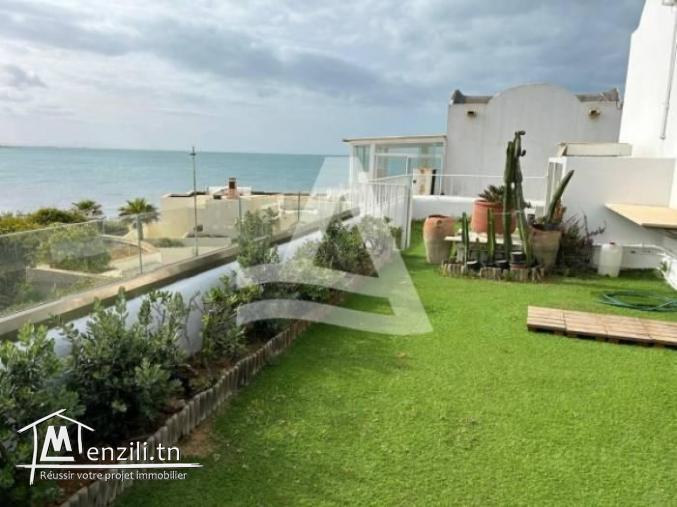 Location d'un duplex avec vue mer à Gammarth