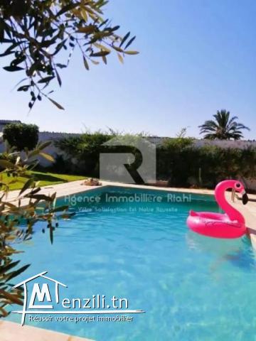 A Louer (Court durée ) une villa  S4 situé à Tantana Chatt Meriem