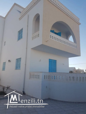 Maison de luxe sur la plage