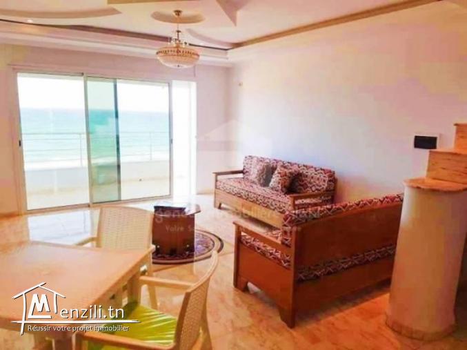 À Louer ( par jour ) un appartement S2 vue mer & pied dans l'eau situé à Hergla