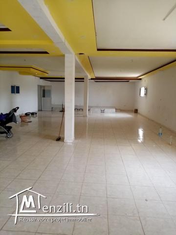 A louer Un dépôt de 300m² en 1 ère étage à l'aouina