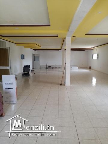 A louer Un dépôt de 300m² en 1 ère étage à l'aouina