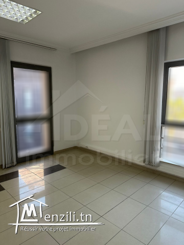 AL Bureau de 700m² au Lac1