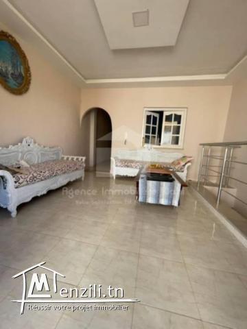 À LOUER ( année scolaire) un duplex S3 meublé pied dans l'eau situé à Kantaoui