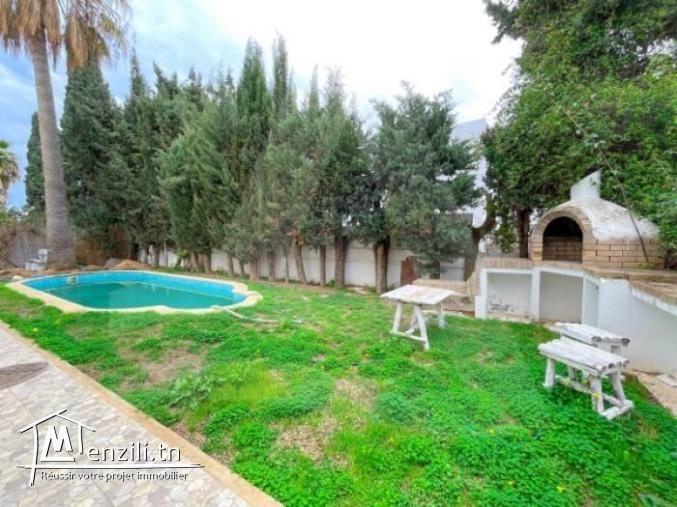 Une villa  de 400 m2 à louer à Gammarth