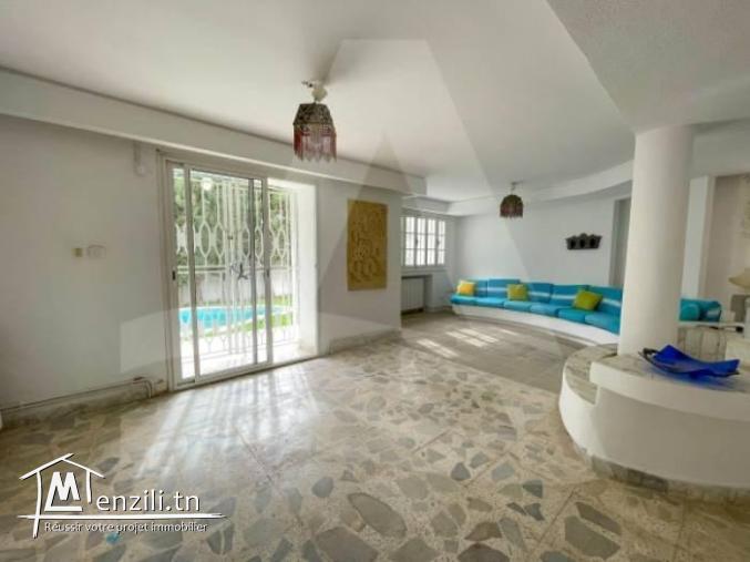 Une villa  de 400 m2 à louer à Gammarth