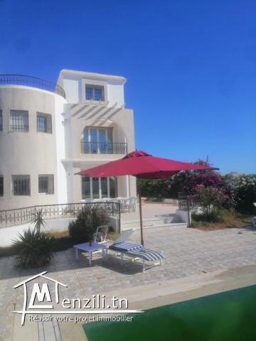 villa avec piscine privée à la nuitée pour 10 personnes Djerba Midoun