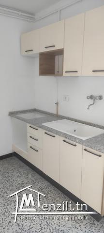 À louer un appartement situé dans une résidence Citée el Habib à Ezzahra.