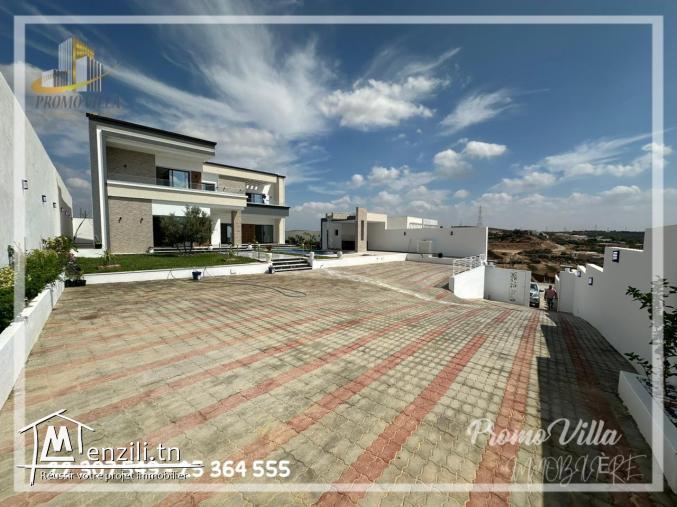 une belle villa de haut standing 1000M2 terrain