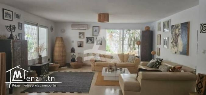 Location d'un RDC de Villa meublé avec piscine à Gammarth